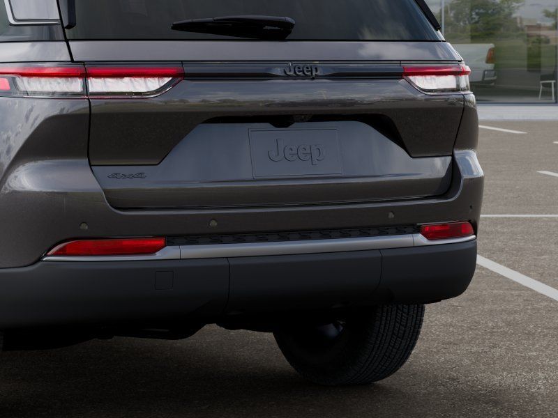 New 2026 Jeep Grand Cherokee Altitude AWD/4WD image 13