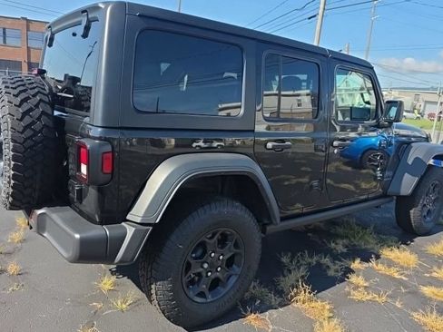 Used 2023 Jeep Wrangler Unlimited w/ Cold Weather Group AWD/4WD image 6