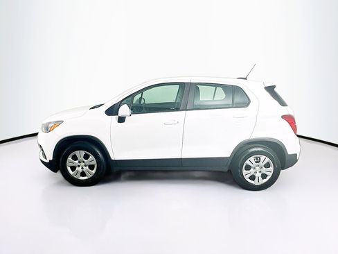 Used 2018 Chevrolet Trax LS image 4