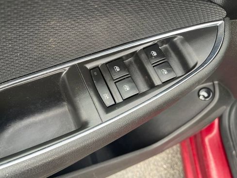 Used 2018 Chevrolet Cruze LT w/ Convenience Package FWD image 13