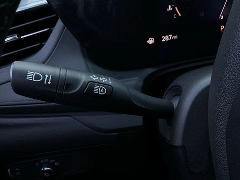 Used 2025 Buick Encore GX Preferred image 34