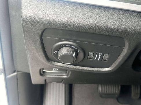 Used 2023 Jeep Grand Cherokee L Laredo AWD/4WD image 21
