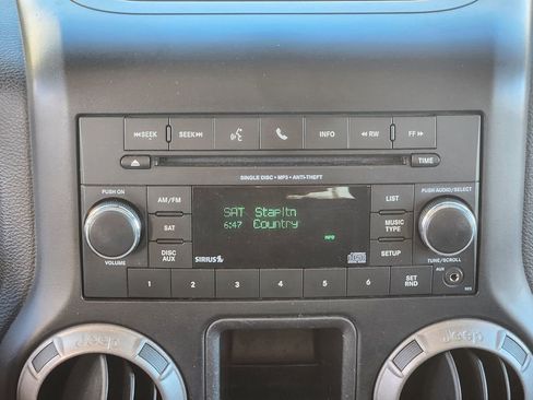 Used 2015 Jeep Wrangler Unlimited Sport w/ Max Tow Package image 18