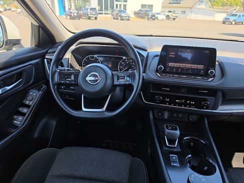 Used 2024 Nissan Rogue SV AWD/4WD image 22