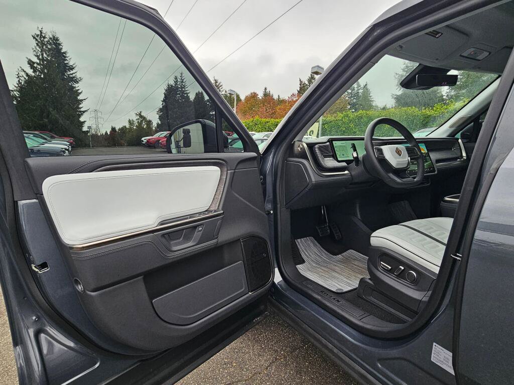 Used 2026 Rivian R1T Adventure Dual AWD/4WD image 20