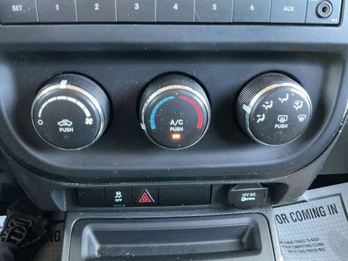 Used 2014 Jeep Patriot Sport w/ Power Value Group AWD/4WD image 15