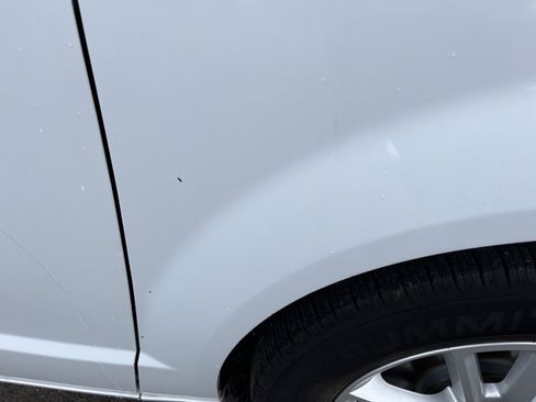 Used 2018 Dodge Grand Caravan SXT image 22