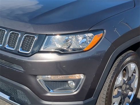 Certified 2019 Jeep Compass Limited image 10