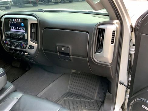 Used 2018 GMC Sierra 1500 SLT w/ SLT Premium Package image 16