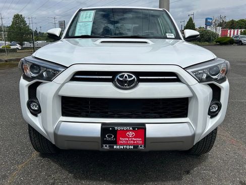 Certified 2024 Toyota 4Runner TRD Off-Road Premium AWD/4WD image 2