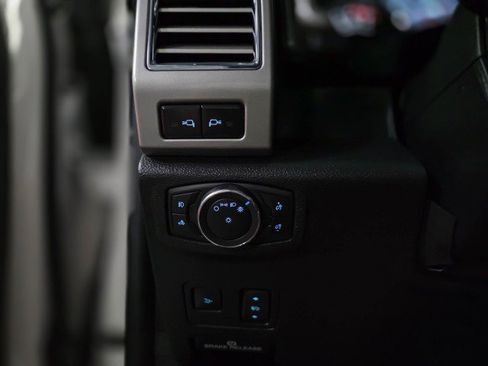 Used 2017 Ford F350 Lariat image 35