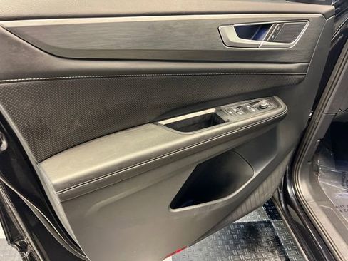 Certified 2024 Volkswagen Atlas Cross Sport SE image 7