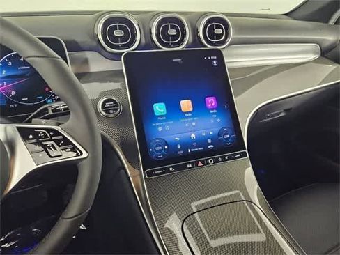 Used 2025 Mercedes-Benz GLC 300 4MATIC image 51