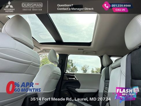 New 2025 Mitsubishi Outlander SE image 18