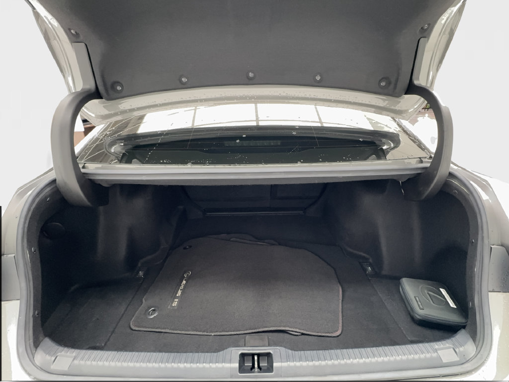 Used 2024 Lexus IS 350 F Sport RWD image 19