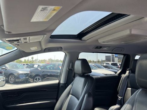 Used 2023 Honda Odyssey Touring image 21
