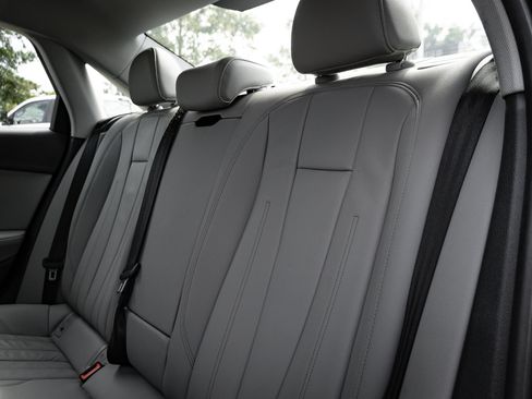 Used 2022 Audi A4 2.0T Premium Plus image 30