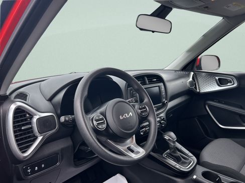 Used 2024 Kia Soul LX w/ Option Group 015 image 25