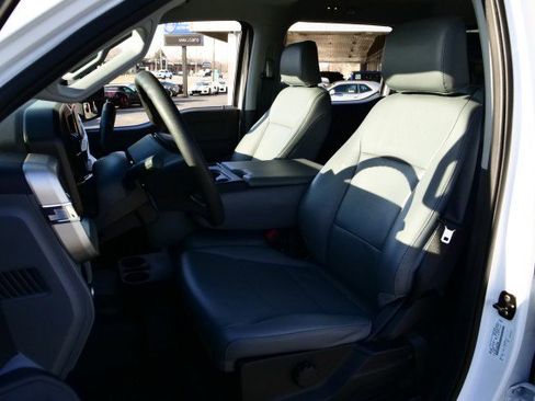 Used 2024 Ford F550 XL DRW 4X4 / V8 Diesel / Paylo image 3