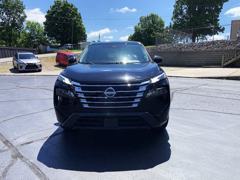 Used 2024 Nissan Rogue S AWD/4WD image 2