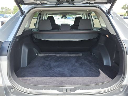 Certified 2021 Toyota RAV4 XLE w/ Convenience Package FWD image 14