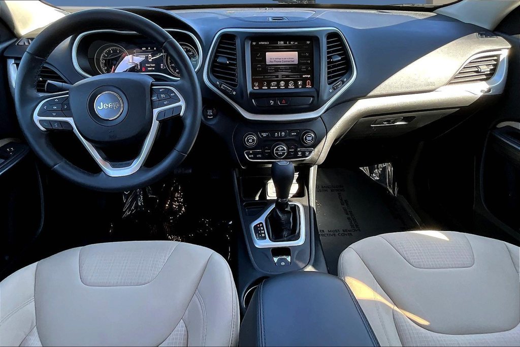 Used 2016 Jeep Cherokee Latitude w/ Comfort/Convenience Group FWD image 9