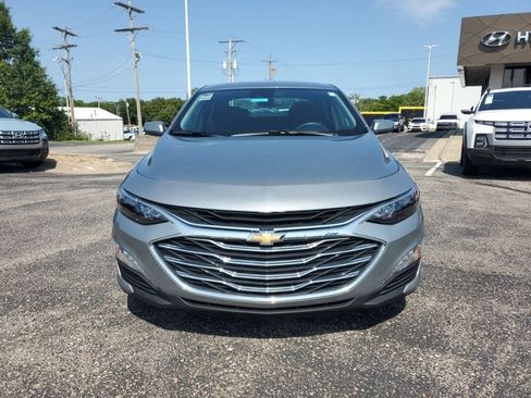 Used 2025 Chevrolet Malibu LT FWD image 2