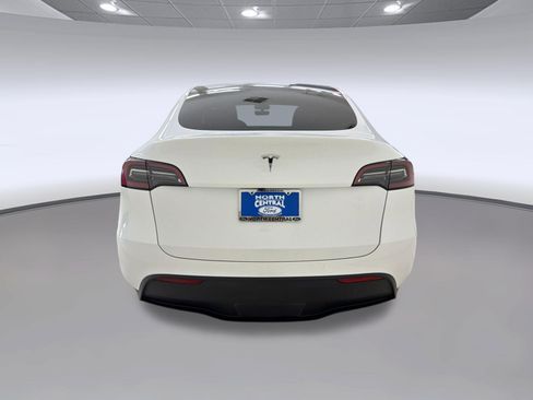 Used 2024 Tesla Model Y 2WD image 10