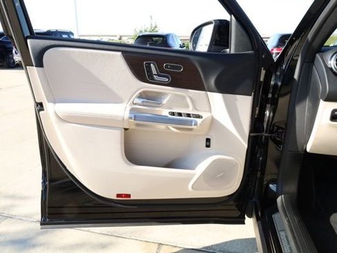 New 2026 Mercedes-Benz GLB 250 image 25