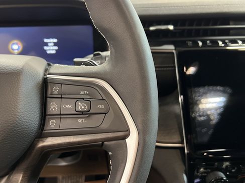 Used 2024 Jeep Grand Cherokee L Limited w/ Luxury Tech Group II image 33