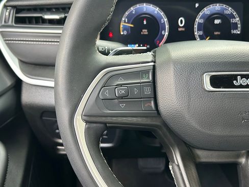 Certified 2024 Jeep Grand Cherokee Altitude image 49