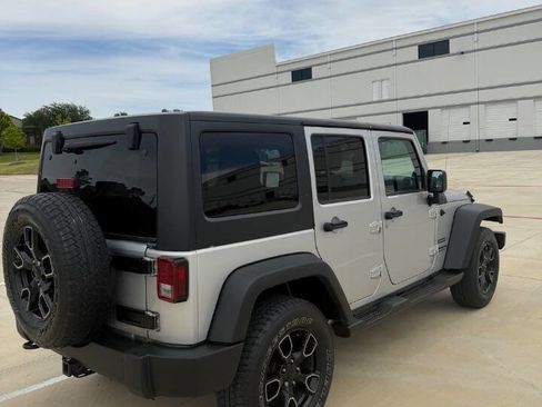 Used 2012 Jeep Wrangler Unlimited Sport AWD/4WD image 5