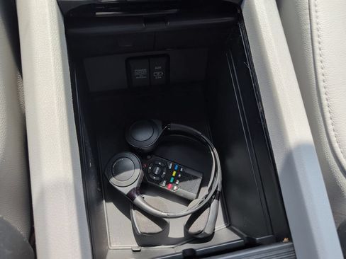 Used 2019 Honda Pilot Touring image 25