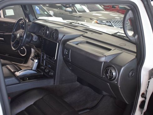 Used 2005 HUMMER H2 w/ Preferred Equipment Group AWD/4WD image 45