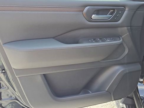 New 2026 Nissan Armada SL w/ Captain's Chari Seat Package image 21