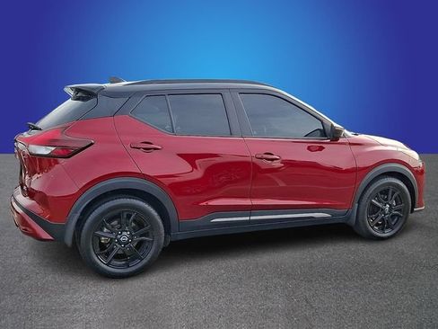Used 2023 Nissan Kicks SR w/ SR Premium Package FWD image 4