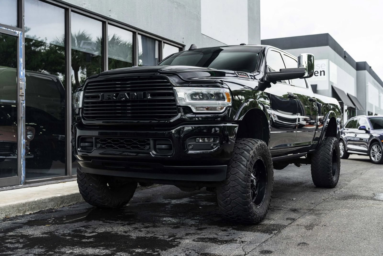 Used 2019 RAM 3500 Laramie AWD/4WD image 2