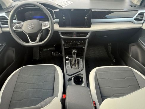 New 2026 Volkswagen Taos SE FWD image 13