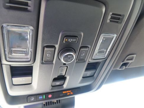 Used 2025 GMC Yukon AT4 w/ AT4 Premium Plus Package AWD/4WD image 40