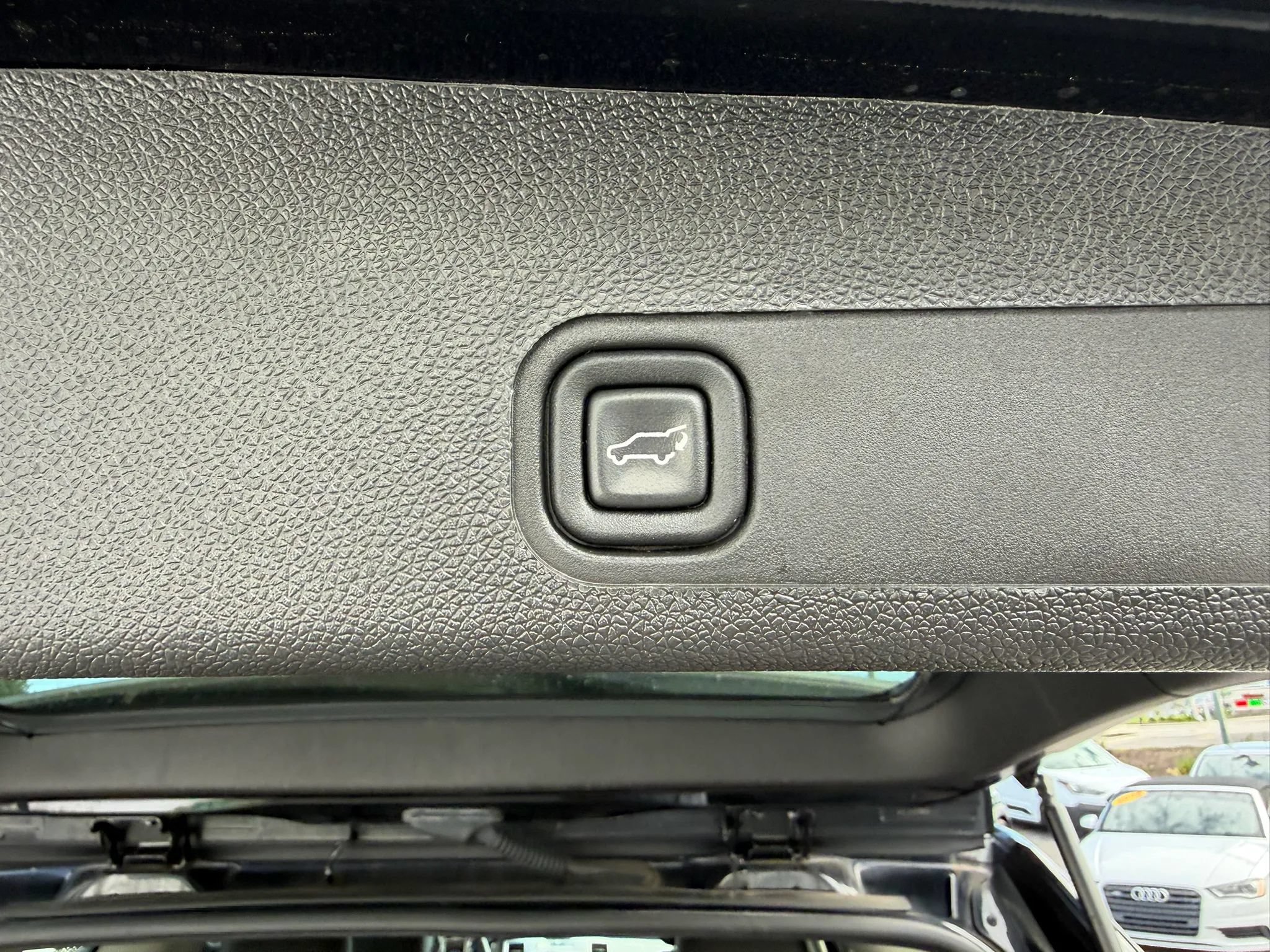 Used 2014 Cadillac Escalade Premium AWD/4WD image 44
