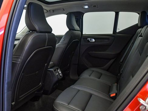 Certified 2025 Volvo XC40 B5 Ultra w/ Climate Package image 21