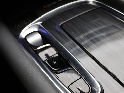 Used 2024 Buick Enclave Premium image 28