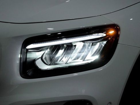 Used 2026 Mercedes-Benz GLB 250 image 8