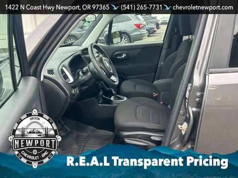 Used 2018 Jeep Renegade Latitude FWD image 11
