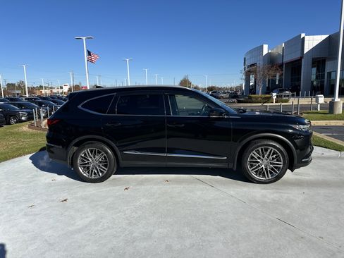 Used 2024 Acura MDX SH-AWD w/ Advance Package image 11