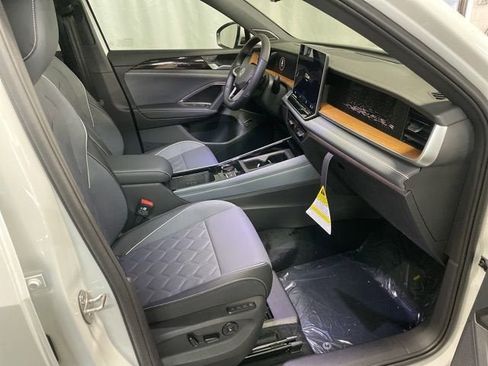 New 2026 Volkswagen Tiguan SEL R-Line AWD/4WD image 5