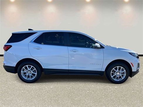 Used 2023 Chevrolet Equinox LT image 4
