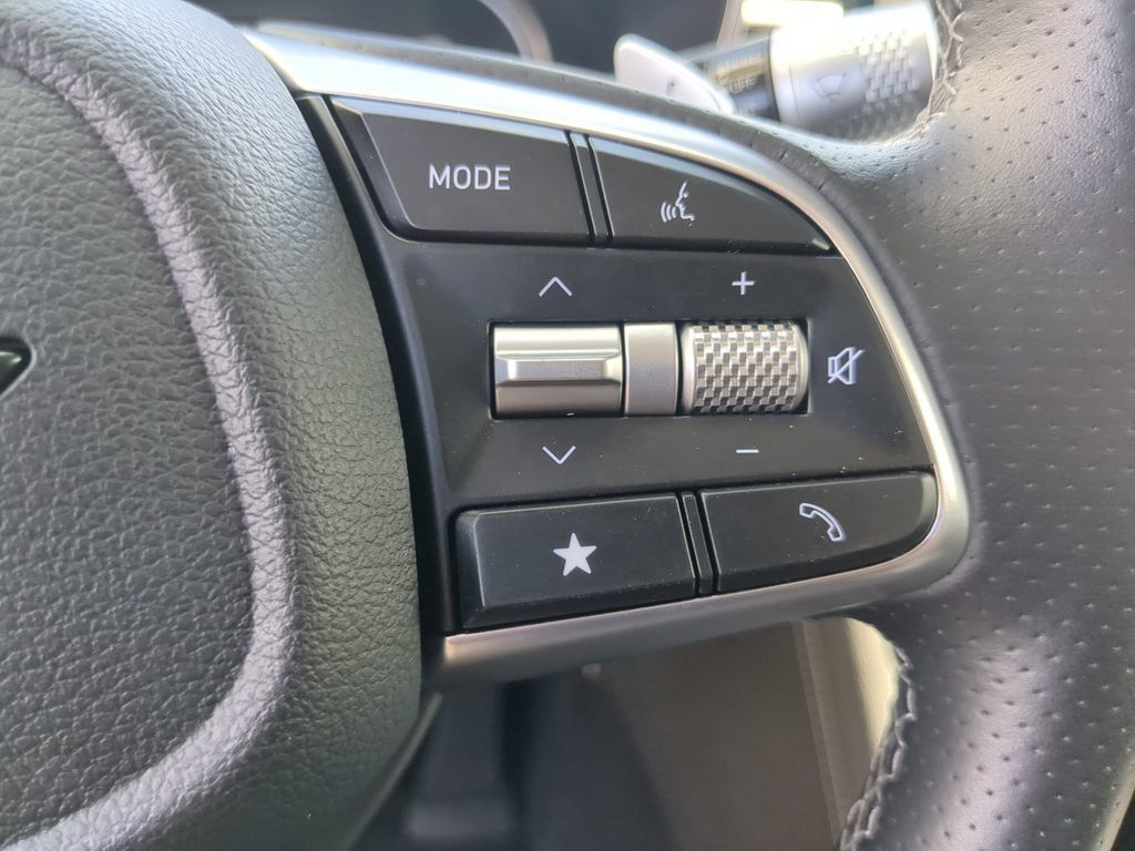Used 2026 Genesis G70 2.5T RWD image 28