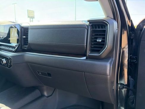 Used 2022 GMC Sierra 1500 SLT AWD/4WD image 57