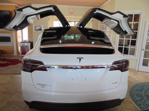 Used 2018 Tesla Model X P100D AWD/4WD image 7